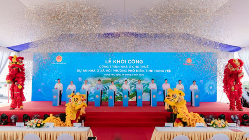 Ph&oacute; Thủ tướng Thường trực Ch&iacute;nh Phủ Phạm Gia T&uacute;c ấn n&uacute;t khởi c&ocirc;ng c&ocirc;ng tr&igrave;nh nh&agrave; ở cho thu&ecirc; tại Hưng Y&ecirc;n