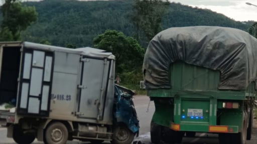 Tai nạn giao th&ocirc;ng khi đi giao b&uacute;n l&uacute;c rạng s&aacute;ng, người vợ tử vong, chồng bị thương nặng