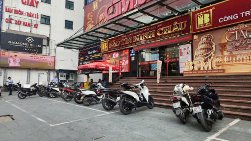 Gi&aacute; v&agrave;ng h&ocirc;m nay mới nhất (29/6) giảm mạnh: Người mua tiếp tục vắng, nh&agrave; v&agrave;ng b&aacute;n vẫn b&aacute;n tr&ecirc;n giấy