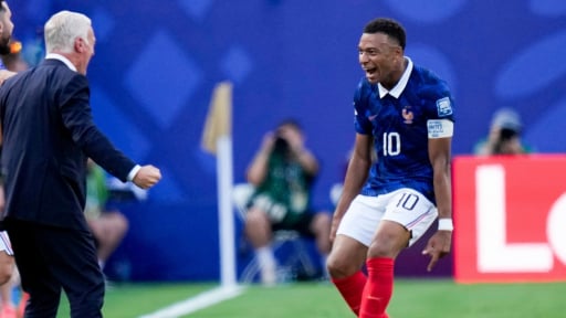 Sứ mệnh khả thi: Mbappe v&agrave; Deschamps t&aacute;i hiện h&agrave;o quang của năm 1998