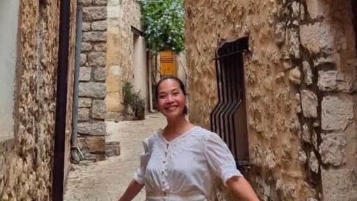 Nghệ sĩ Ưu t&uacute; l&agrave; mỹ nh&acirc;n, vợ thị trưởng, con g&aacute;i Nghệ sĩ Nh&acirc;n d&acirc;n nổi tiếng x&uacute;c động trước cảnh hiếm gặp tại Ph&aacute;p