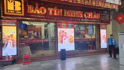 Gi&aacute; v&agrave;ng h&ocirc;m nay mới nhất (1/7) giảm mạnh kh&ocirc;ng ngừng: Người mua vắng vẻ, v&agrave;ng chợ đen 'mất gi&aacute;'