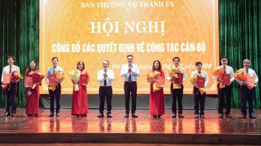 Đ&agrave; Nẵng c&ocirc;ng bố điều động c&aacute;n bộ, nhiều l&atilde;nh đạo sở giữ cương vị mới