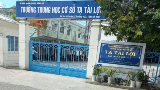Hiệu trưởng trường THCS ở C&agrave; Mau bị cảnh c&aacute;o v&igrave; c&oacute; nhiều sai phạm 