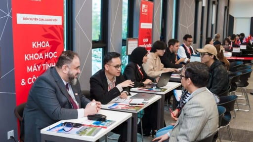 Khi AI thay đổi c&aacute;ch học v&agrave; l&agrave;m việc, phụ huynh v&agrave; học sinh n&ecirc;n chọn đại học như thế n&agrave;o?