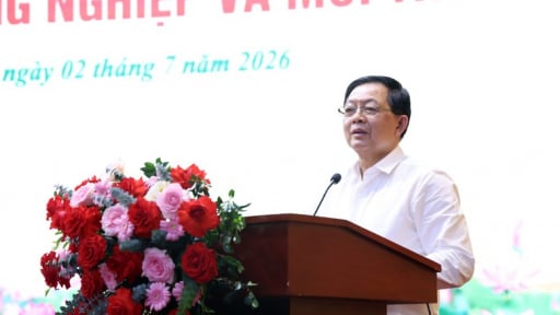 Xuất khẩu NLTS 6 th&aacute;ng tr&ecirc;n 35 tỷ USD, Ph&oacute; Thủ tướng Hồ Quốc Dũng giao nhiệm vụ cả năm phải đạt tr&ecirc;n 74 tỷ USD