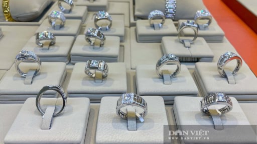 N&oacute;ng: PNJ l&ecirc;n tiếng về chất lượng kim cương đ&atilde; b&aacute;n ra khi Gi&aacute;m đốc C&ocirc;ng ty Gi&aacute;m định bị bắt