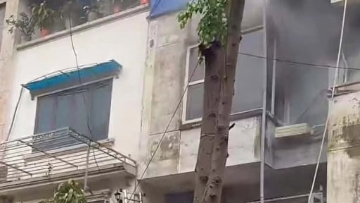 Ch&aacute;y biệt thự liền kề tại khu đ&ocirc; thị Văn Ph&uacute; - H&agrave; Nội, nghi c&oacute; người mắc kẹt