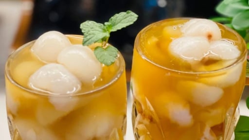 Loại quả m&ugrave;a h&egrave; mọng nước, gi&agrave;u vitamin C hơn nh&atilde;n, thơm hơn dưa hấu, đem pha tr&agrave; thơm dịu, giải nhiệt hấp dẫn