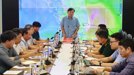 B&atilde;o MAYSAK dự b&aacute;o đổ bộ Quảng Ninh, Thứ trưởng Bộ N&ocirc;ng nghiệp v&agrave; M&ocirc;i trường lưu &yacute; 3 đặc điểm khiến b&atilde;o số 1 nguy hiểm