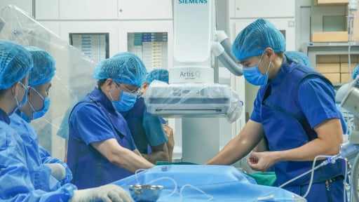 Chạy đua khốc liệt với thời gian, gi&agrave;nh giật sự sống kịch t&iacute;nh cho người bệnh 68 tuổi bị đột quỵ k&eacute;p