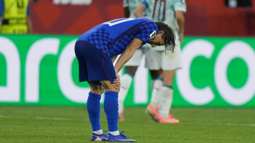HLV ĐT Bồ Đ&agrave;o Nha: 'Thật đ&aacute;ng kinh ngạc khi được chứng kiến Modric thi đấu&rdquo;