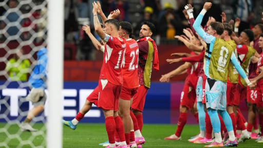 Hạ Algeria, Thụy Sĩ ph&aacute; dớp 88 năm tại World Cup