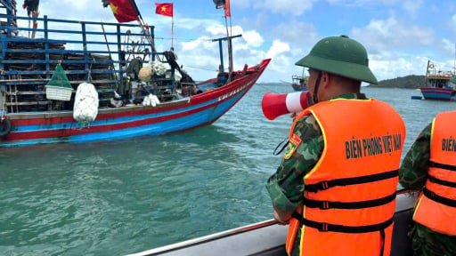 Ứng ph&oacute; với b&atilde;o số 1 MAYSAK: Quảng Ninh, Hưng Y&ecirc;n cấm biển, Ninh B&igrave;nh c&oacute; c&ocirc;ng điện khẩn