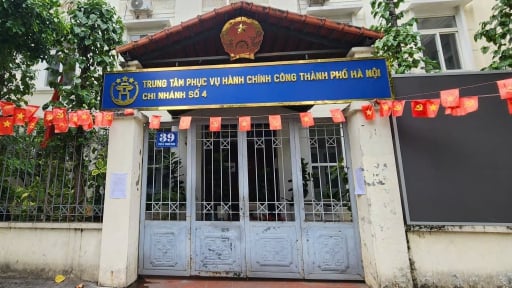 Trung t&acirc;m phục vụ h&agrave;nh ch&iacute;nh c&ocirc;ng H&agrave; Nội y&ecirc;u cầu mở cửa to&agrave;n bộ điểm dịch vụ c&ocirc;ng v&agrave;o s&aacute;ng thứ Bảy