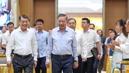 Tổng B&iacute; thư, Chủ tịch nước T&ocirc; L&acirc;m dự phi&ecirc;n họp Ch&iacute;nh phủ với c&aacute;c địa phương