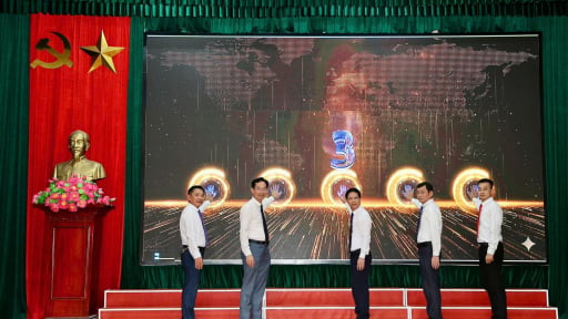 Sau sắp xếp c&ograve;n 18 th&ocirc;n, một x&atilde; ở Hải Ph&ograve;ng đ&atilde; đồng loạt trang bị m&aacute;y t&iacute;nh, internet tốc độ cao cho 100% th&ocirc;n