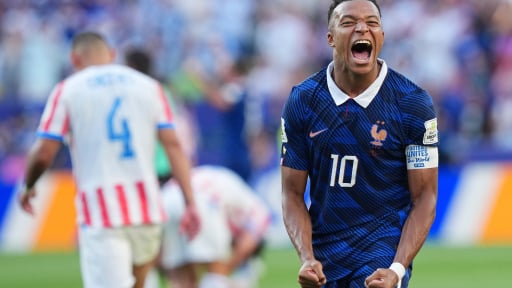 Kylian Mbappe &aacute;p s&aacute;t Messi, lập kỳ t&iacute;ch về hiệu suất ghi b&agrave;n