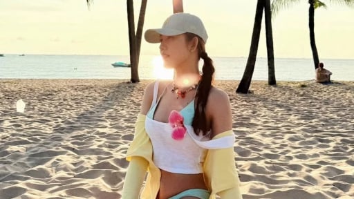 Tin showbiz 24h: Th&uacute;y Ng&acirc;n khoe ảnh bikini gợi cảm tr&ecirc;n biển, động th&aacute;i mới của Phương Oanh