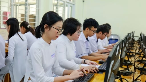 Được miễn học ph&iacute;, phụ huynh vẫn lo ph&aacute;t sinh khoản thu đầu năm, Sở GDĐT TP.HCM n&oacute;i g&igrave;?