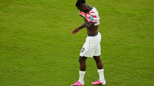 Tổng thống Mỹ Donald Trump cảm ơn FIFA v&igrave; đ&igrave;nh chỉ &aacute;n treo gi&ograve; của Folarin Balogun ở trận gặp Bỉ
