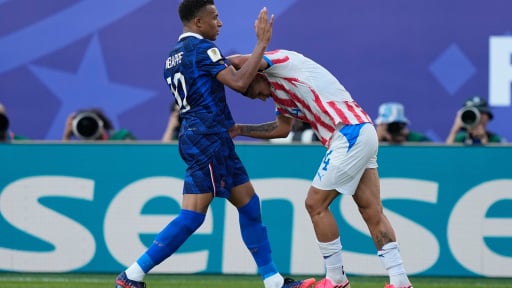 World Cup 2026: 'Giấy ph&eacute;p phạm lỗi?'