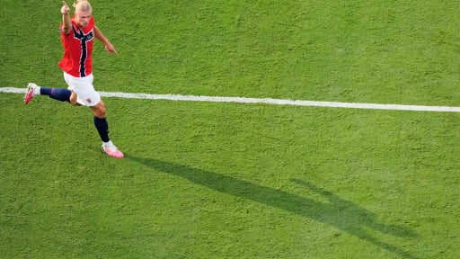 Erling Haaland san bằng c&aacute;ch biệt với Mbappe v&agrave; Messi