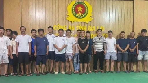 C&ocirc;ng an Gia Lai kh&aacute;m x&eacute;t 19 địa điểm, đ&aacute;nh sập đường d&acirc;y c&aacute; độ b&oacute;ng đ&aacute; World Cup số tiền giao dịch hơn 100 tỷ đồng
