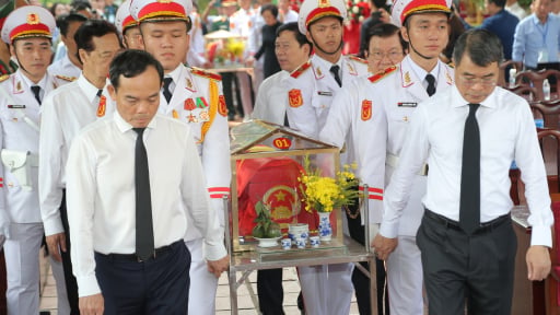 Ph&aacute;t hiện 5 bộ h&agrave;i cốt liệt sĩ tại hố ch&ocirc;n tập thể ở c&ocirc;ng vi&ecirc;n L&ecirc; Thị Ri&ecirc;ng 