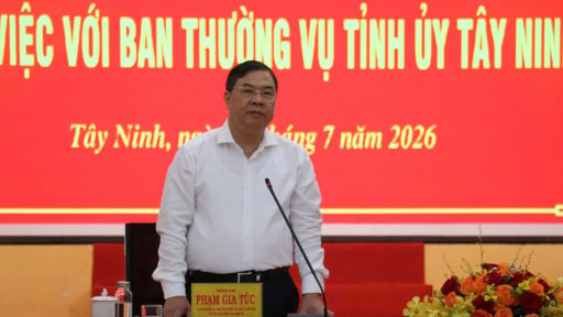 T&acirc;y Ninh x&aacute;c định c&ocirc;ng nghiệp l&agrave; động lực tăng trưởng cốt l&otilde;i, nhưng kh&ocirc;ng đ&aacute;nh đổi m&ocirc;i trường lấy kinh tế 