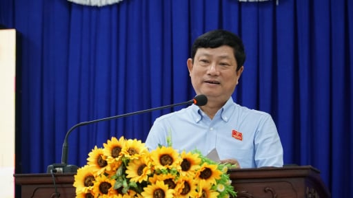 Chủ tịch HĐND TP.HCM: Phấn đấu ho&agrave;n tất thủ tục để cấp giấy chứng nhận cho c&aacute;c hộ d&acirc;n VSIP 2 v&agrave;o cuối năm