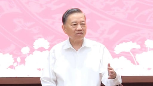 Tổng B&iacute; thư, Chủ tịch nước: H&agrave; Nội phải tăng trưởng nhanh hơn, mọi người d&acirc;n đều được thụ hưởng th&agrave;nh quả ph&aacute;t triển