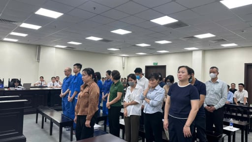 X&eacute;t xử nh&oacute;m cựu c&aacute;n bộ Sở Y tế H&agrave; Nội v&igrave; nhận hối lộ trong cấp ph&eacute;p h&agrave;nh nghề