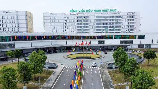 Thủ tướng L&ecirc; Minh Hưng dự Lễ khai trương Bệnh viện Hữu nghị Việt Đức cơ sở Ninh B&igrave;nh