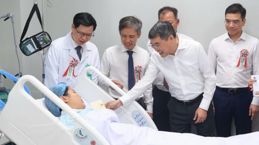 Thủ tướng L&ecirc; Minh Hưng dự Lễ khai trương Bệnh viện Hữu nghị Việt Đức cơ sở Ninh B&igrave;nh