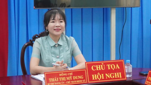 Nữ B&iacute; thư Đảng ủy x&atilde; ở Vĩnh Long l&agrave;m TikTok, gi&uacute;p n&ocirc;ng sản địa phương được nhiều người hỏi mua