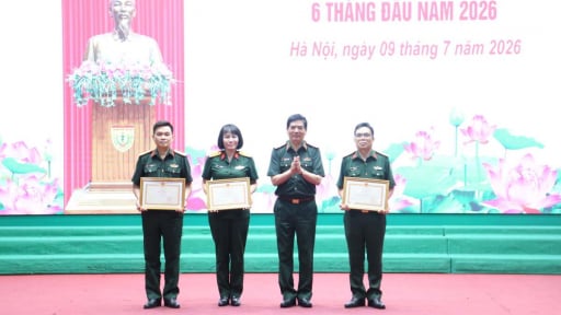 Học viện Qu&acirc;n y đẩy mạnh thu h&uacute;t, trọng dụng nh&acirc;n t&agrave;i trong Qu&acirc;n đội nh&acirc;n d&acirc;n Việt Nam