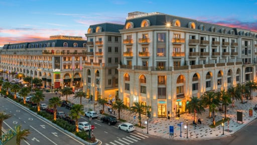 Regal Group t&agrave;i trợ cho cư d&acirc;n ph&acirc;n khu thấp tầng đến sinh sống v&agrave; kinh doanh tại dự &aacute;n Regal Legend b&ecirc;n biển Bảo Ninh 