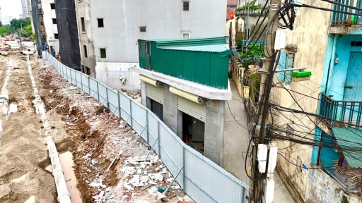  Mu&ocirc;n h&igrave;nh vạn trạng nh&agrave; &ldquo;si&ecirc;u mỏng, si&ecirc;u m&eacute;o&rdquo; dọc đường v&agrave;nh đai 2,5 đi qua 3 phường của H&agrave; Nội
