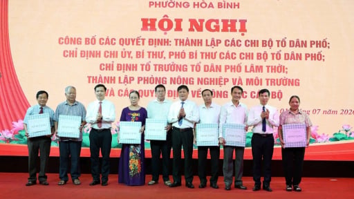 Một 'si&ecirc;u phường' của tỉnh Ph&uacute; Thọ (địa phận tỉnh H&ograve;a B&igrave;nh cũ) c&ocirc;ng bố danh s&aacute;ch quan trọng sau s&aacute;p nhập th&agrave;nh c&ocirc;ng