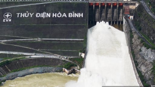 Bộ trưởng Bộ N&ocirc;ng nghiệp v&agrave; M&ocirc;i trường lệnh Gi&aacute;m đốc Thủy điện H&ograve;a B&igrave;nh mở một cửa đ&aacute;y xả lũ v&agrave;o 11h ng&agrave;y mai, 11/7