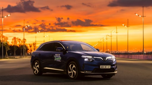 Gi&aacute; chưa tới 900 triệu đồng, VinFast VF 8 khiến nhiều người tự tin &ldquo;l&ecirc;n đời&rdquo; D- SUV