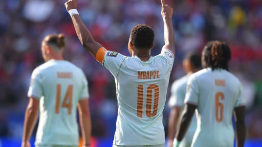 Kylian Mbapp&eacute; c&aacute;n mốc 100, đi v&agrave;o lịch sử World Cup