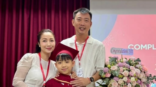 Tin showbiz 24h: Nghệ sĩ Ưu t&uacute; Ốc Thanh V&acirc;n phản ứng khi con trai nhắc về bố, sao nam đăng ảnh Uyển &Acirc;n v&agrave; NEGAV