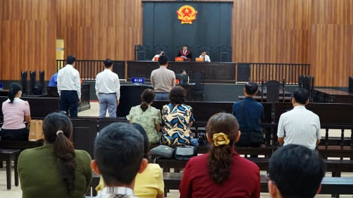 Ba cựu l&atilde;nh đạo Bệnh viện đa khoa v&ugrave;ng T&acirc;y Nguy&ecirc;n lĩnh &aacute;n trong vụ m&aacute;y t&aacute;n sỏi hỏng vẫn điều trị 255 ca