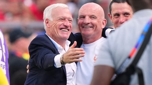 HLV Didier Deschamps v&agrave; nghệ thuật ki&ecirc;n tr&igrave; đến ph&uacute;t cuối
