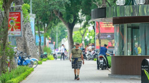 Cận cảnh khu vực sắp x&acirc;y quảng trường trước cổng C&ocirc;ng vi&ecirc;n Thống Nhất tr&ecirc;n phố Trần Nh&acirc;n T&ocirc;ng