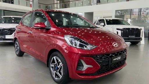 Hyundai Grand i10 giảm gi&aacute; kh&ocirc;ng &ldquo;phanh&rdquo;, rẻ ngang VinFast VF3