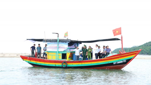 H&agrave; Tĩnh đ&atilde; c&oacute; Tổ chức cộng đồng nghề c&aacute; ven bờ, thả giống t&aacute;i tạo nguồn lợi thủy sản