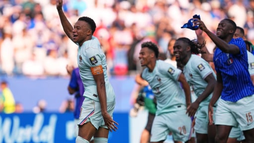 Tại sao Kylian Mbappe b&ugrave;ng nổ trong m&agrave;u &aacute;o ĐT Ph&aacute;p, nhưng g&acirc;y tranh c&atilde;i tại Real Madrid?